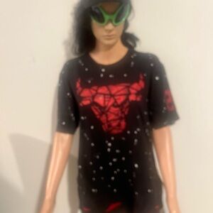 Black T-Shirt with Chicago Bulls T-shirt with Mickey Mouse hat